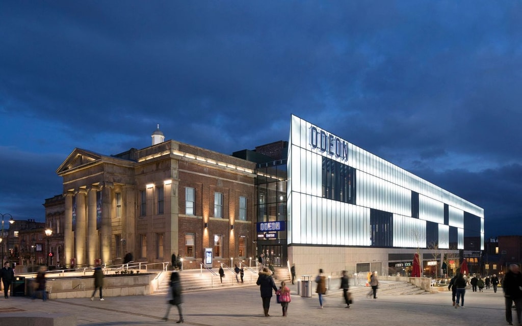 Oldham Town Hall P2000064_N59_large.jpg