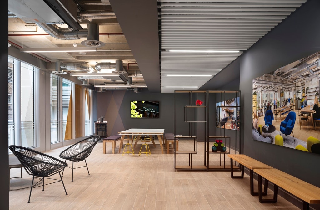 LDN-W Wall with table interior lighting