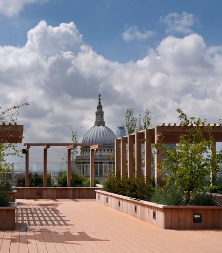 LDN-W Rooftop view of london
