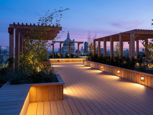 LDN-W Night time terrace