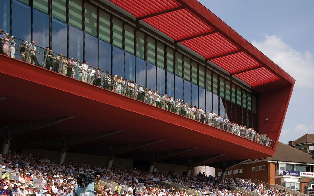 Emiratos Old Trafford LCCC